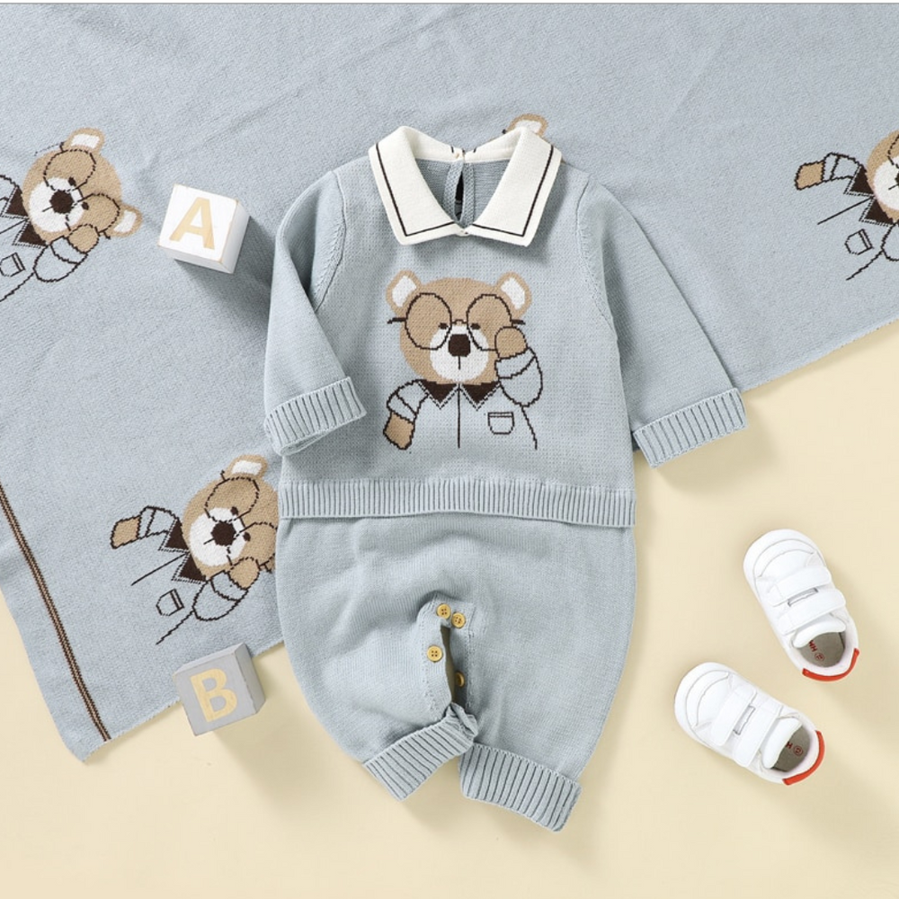 
                  
                    SMARTY PANTS CLOTHING + BLANKET SET
                  
                