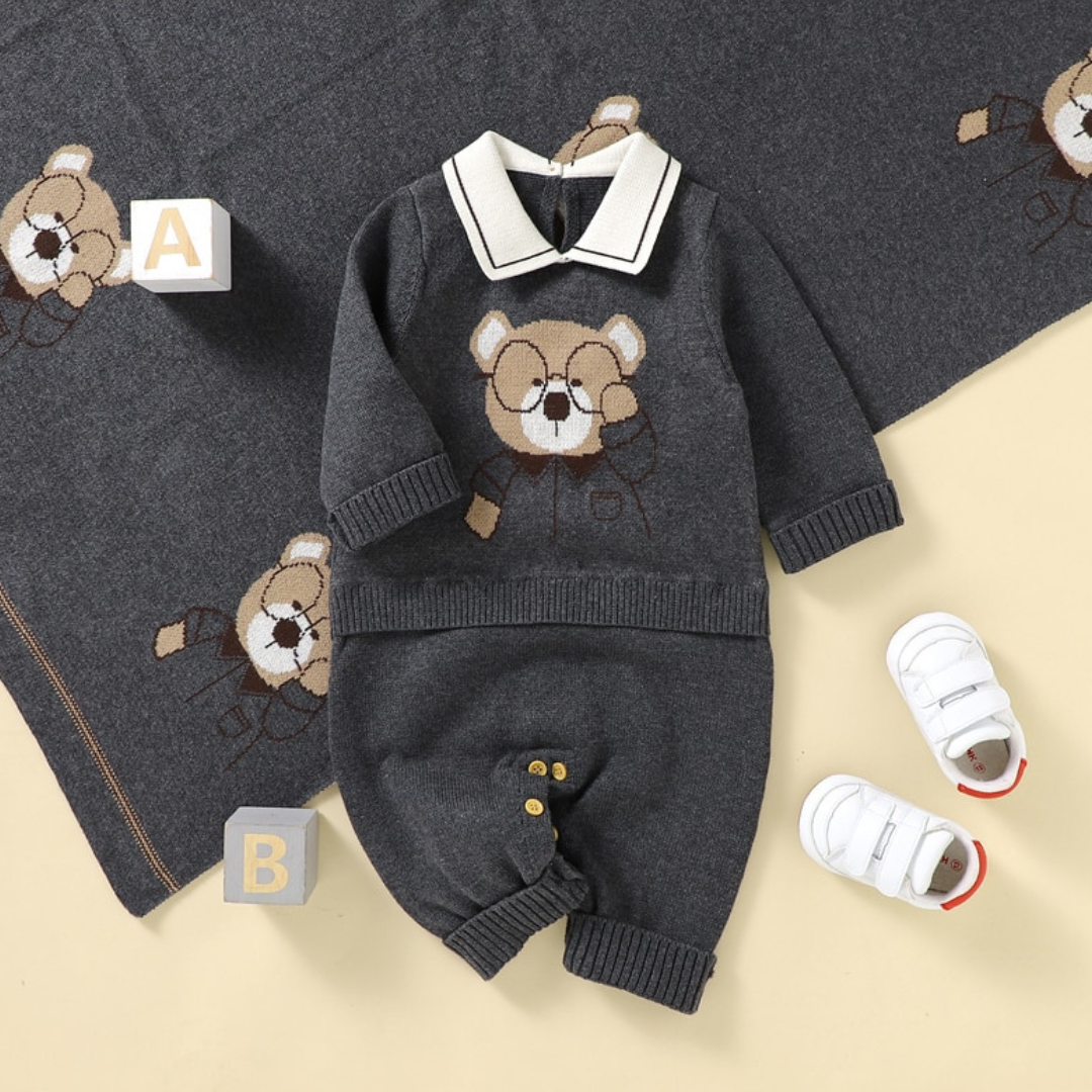 
                  
                    SMARTY PANTS CLOTHING + BLANKET SET
                  
                